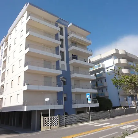 Appartement In Seafront With Terrace Bibione