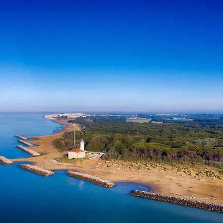 In Seafront With Terrace 아파트 비비오네