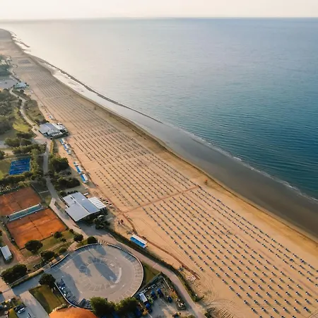 In Seafront With Terrace Apartment