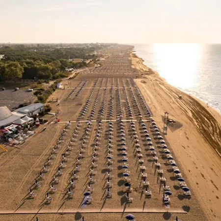 In Seafront With Terrace Apartment Bibione
